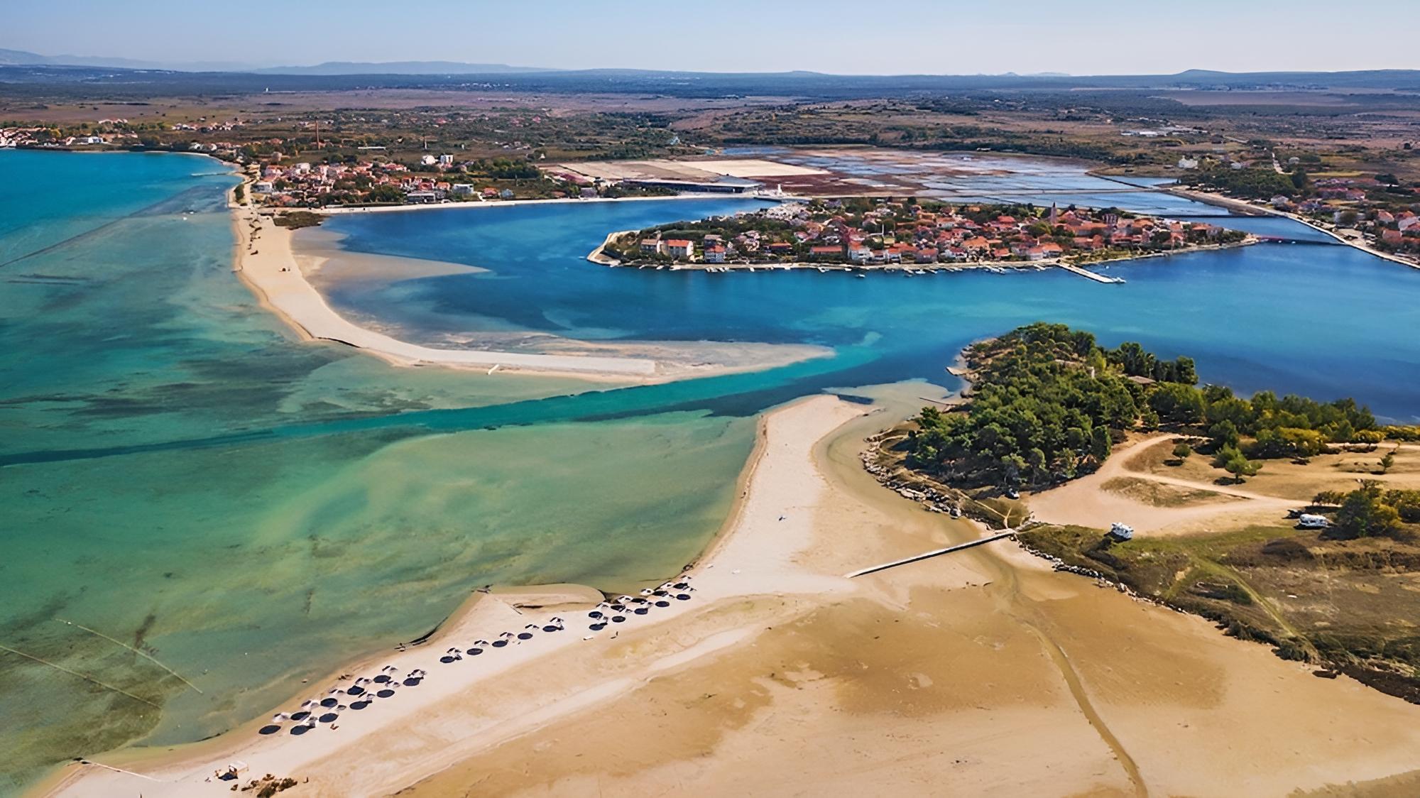 Sandra - 40m From the sea & Parking - A1 view 4