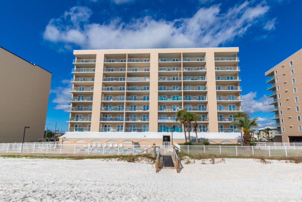 SurfSide Shores 1806 view 3