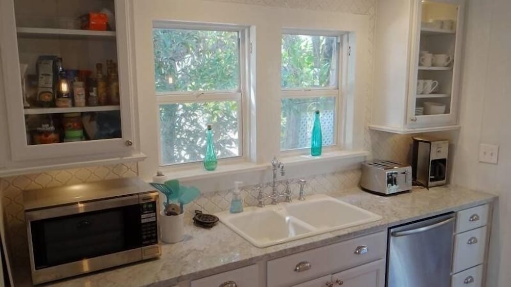 2404 Ave B 2 Bedroom Cottage by RedAwning