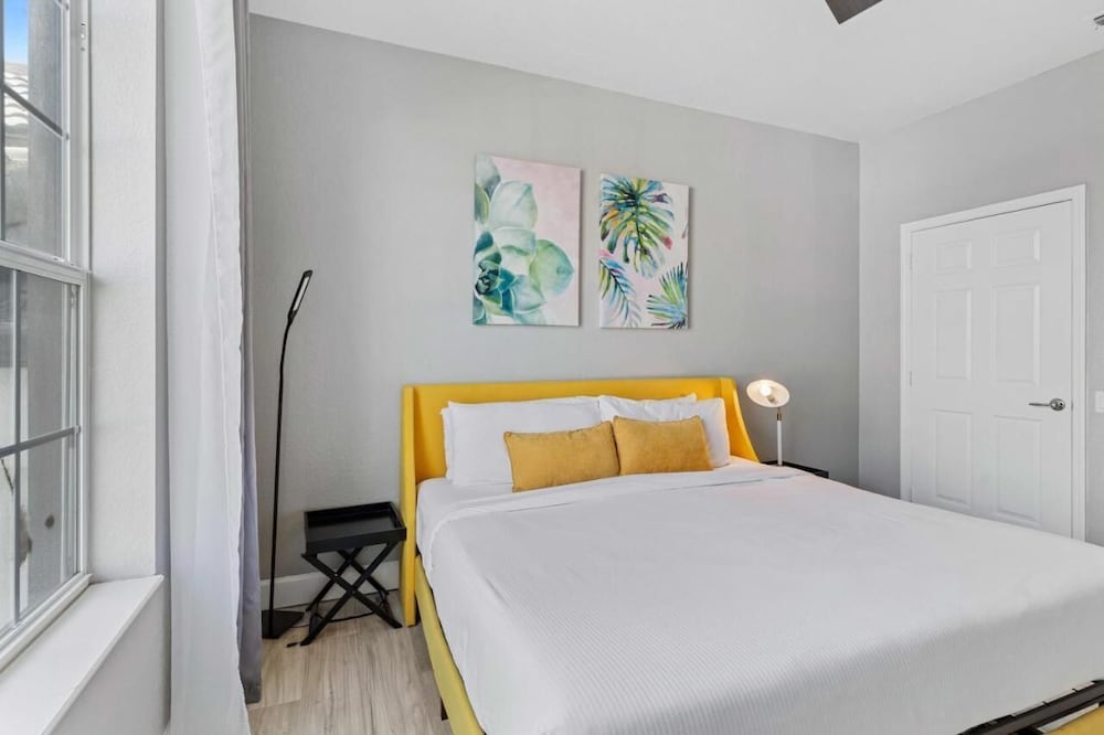 Vista Cay Swanky