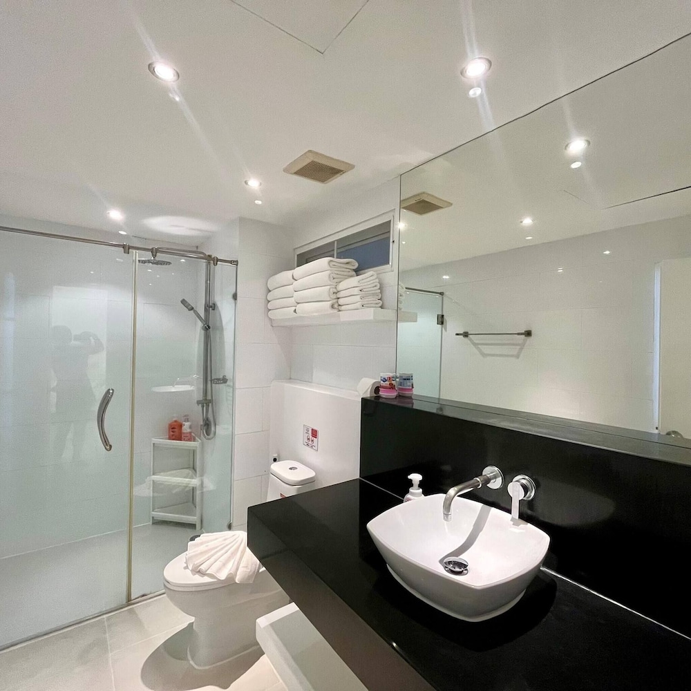 B12 - 2 Bedroom Condo With Pool Access, Karon Beach
