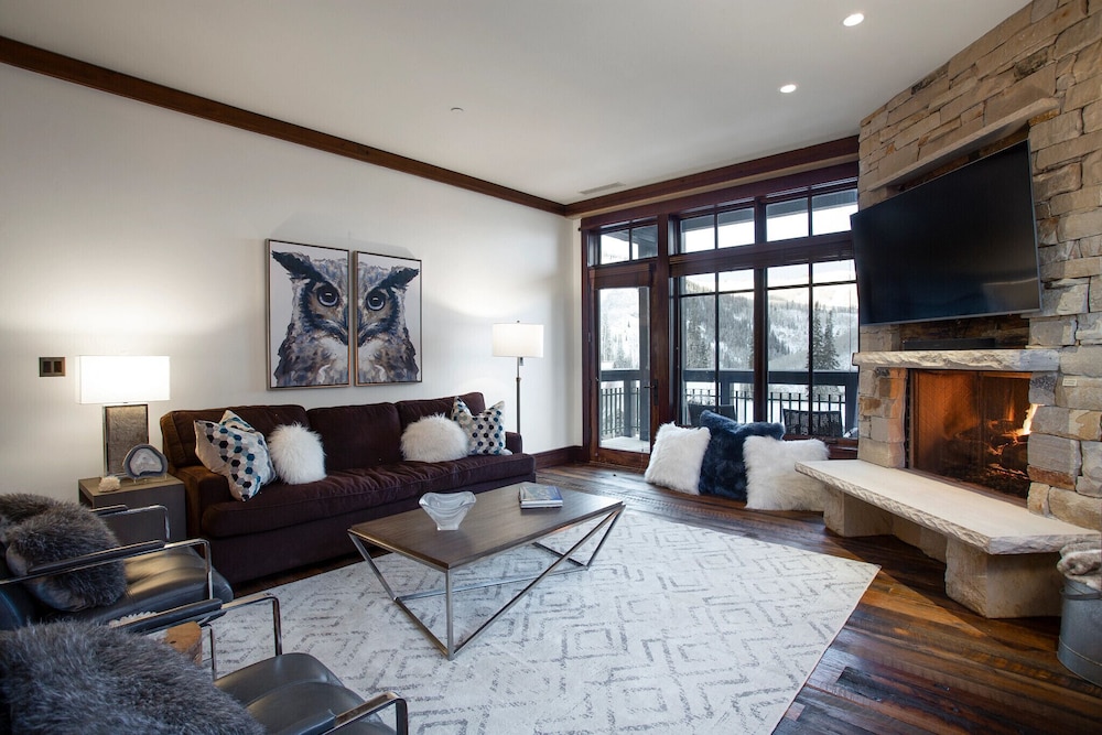 Arrowleaf Lodge- Two Bedroom Residence #209 2 Condo