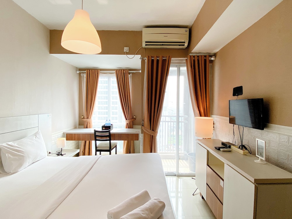 Good Deal And Restful Studio Grand Dhika City Apartment