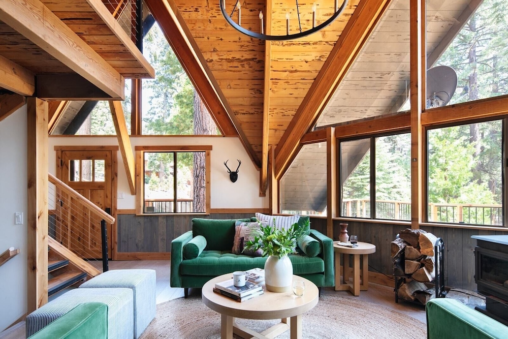 Timberline by Avantstay Stunning Chalet Cabin w/ Hot Tub, Pool Table Home Theater! - Property Image 21