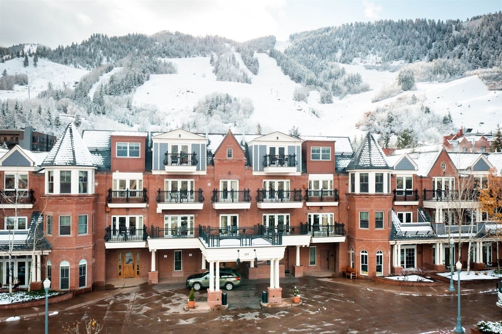 Aspen Mountain Residences Luxe 3 Bedroom Residence in Heart of Downtown Aspen