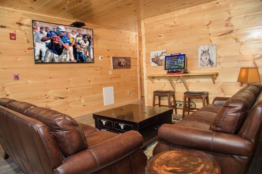 Skyline Splendor Luxe Retreat With Breathtaking Views Over Downtown Gatlinburg