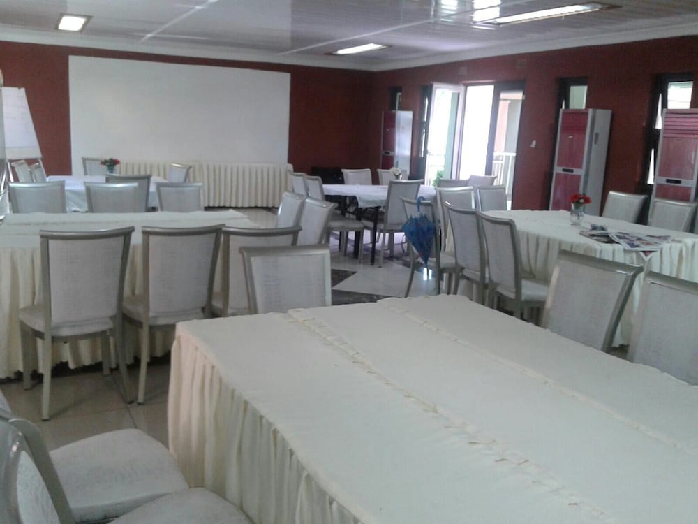 meeting & event spaces
