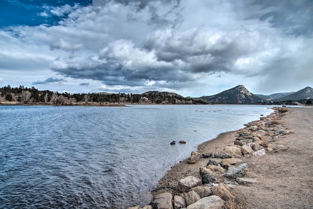 Estes Park Home w/ AC - 1/2 Mi to Lake Downtown! - Property Image 8