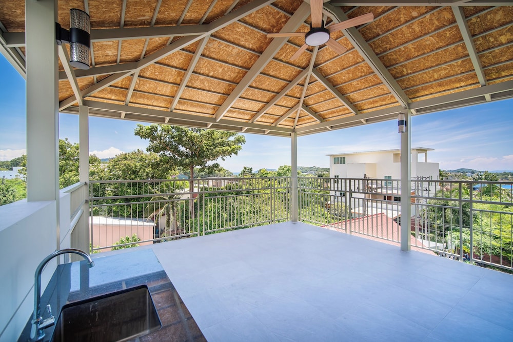 Classic Modern Pool Villas Rawai 3BR