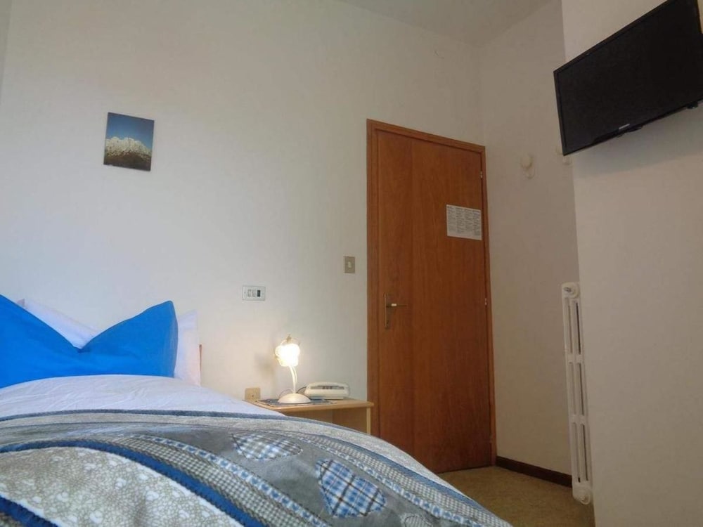 Suisse Hotel photo 4