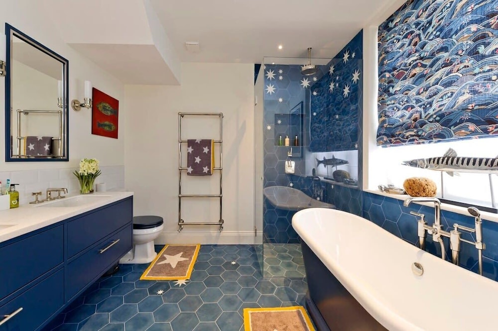 5 Bed House w/ Indoor Pool, Sauna & Private Garden - Fulham