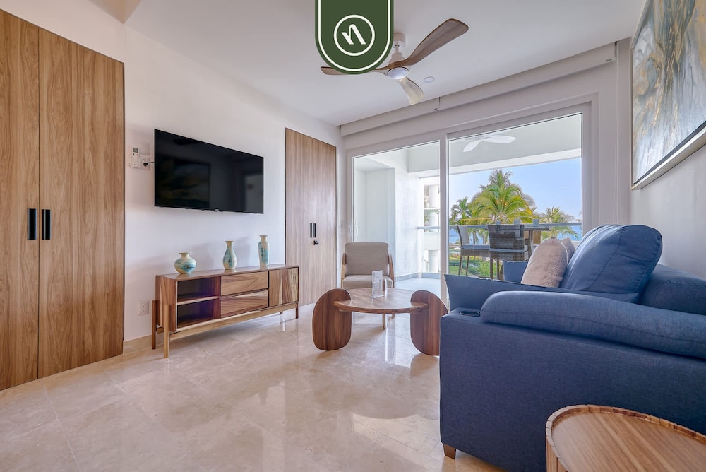 Oceanview 1 BR Condo - Beach - Multiple Pools