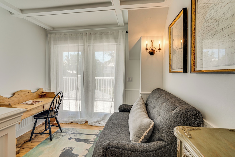 Luxe Pine Island Living: Historic Old Florida Gem!