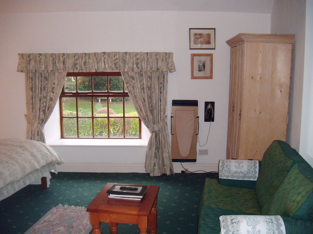 Waterford Vacations - The Coach House - Property Image 10