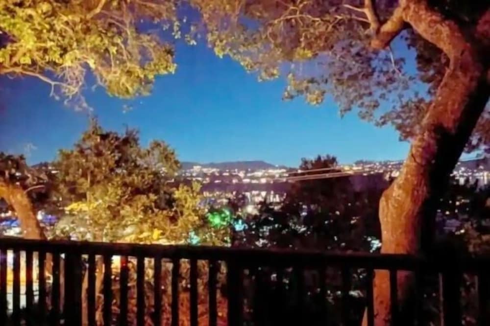 By The Bay! Treehouse Feel 2br In Sausalito 2 Bedroom Condo by RedAwning