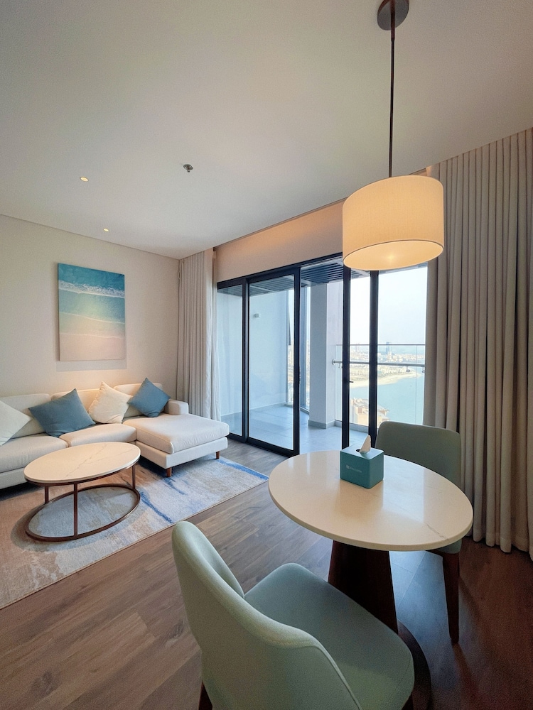 Sea view Àlacarte Ha Long Bay Apartment