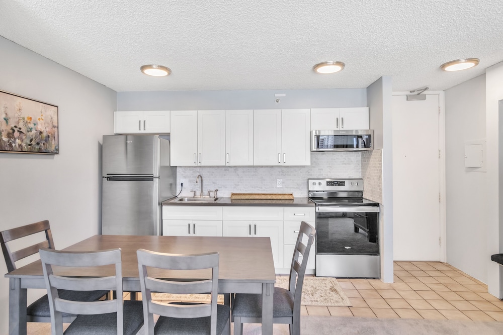Tower 2 Suite 1208 -QQE by Koko Resort Vacation Rentals
