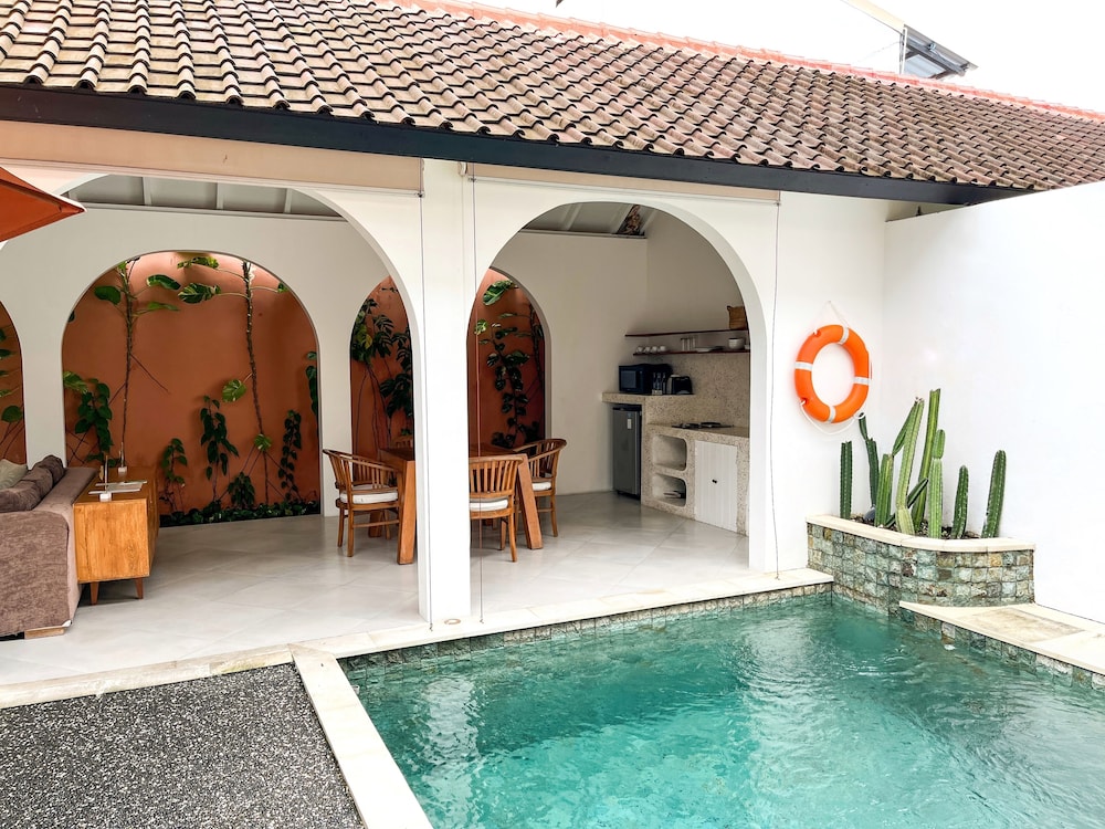 Lovely 2BR Villa Close to The Beach