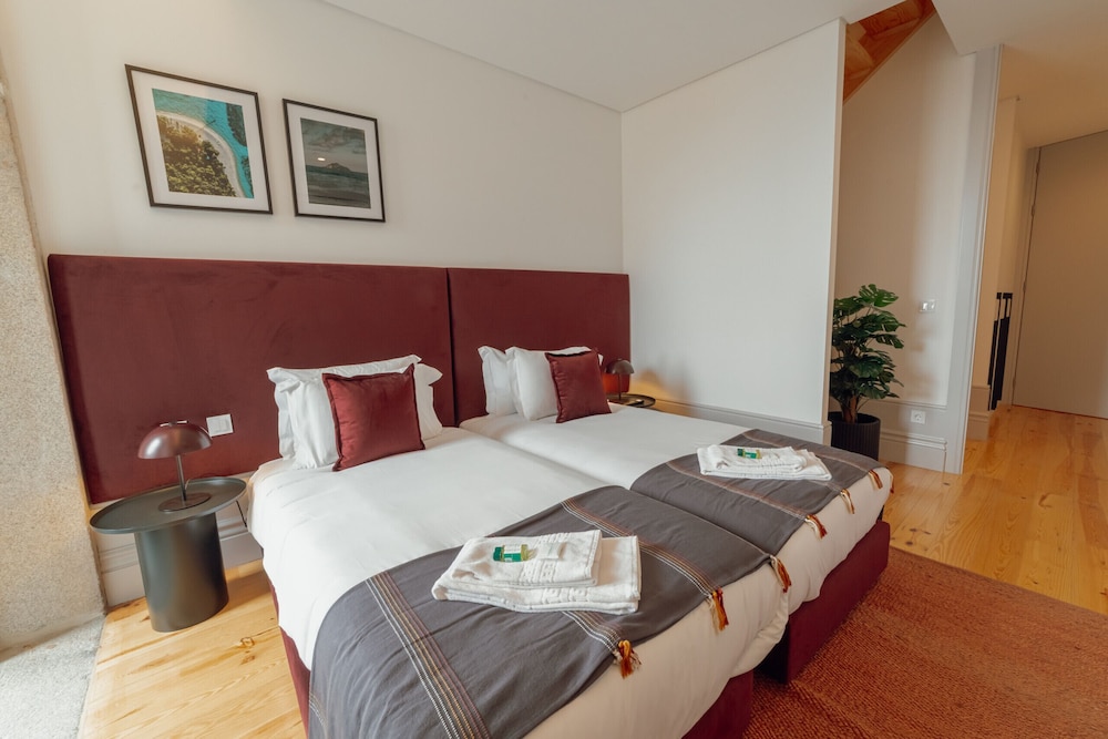Heart OF Porto Apartment F Duplex by Vacationy