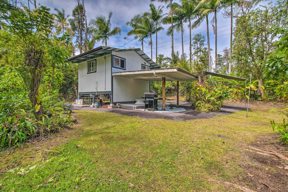 Cozy Pahoa Hideaway Near Black-sand Beaches! view 2