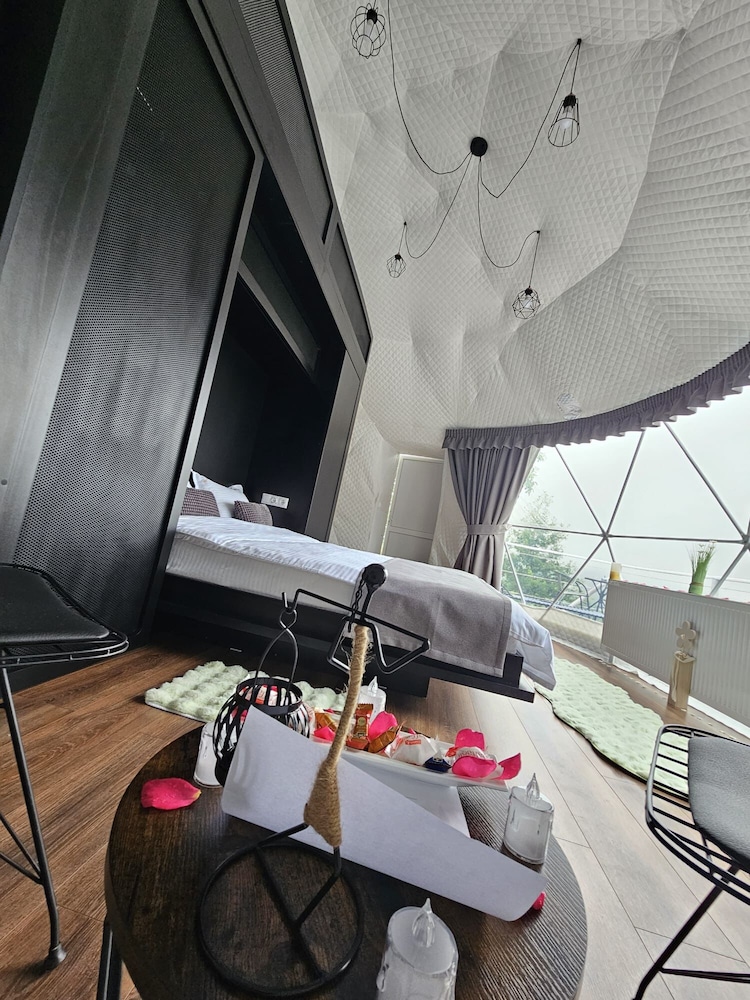 SKY DOME