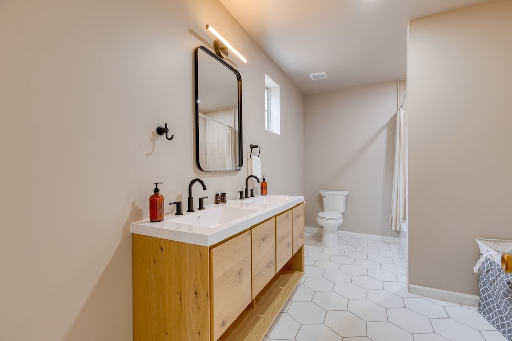 Game Farm Villa by Avantstay 10bdr Private Pond Spa Pool Family-friendly