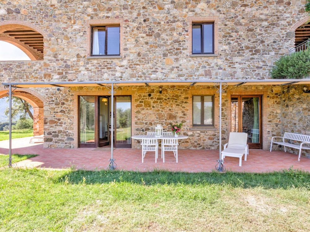 Farmhouse in Suvereto Near Etruscan Coast view 3