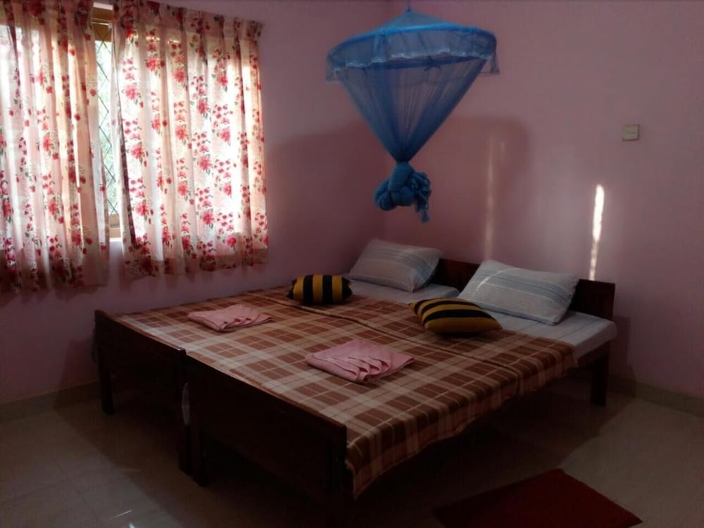 Lizzie Villa Guest House