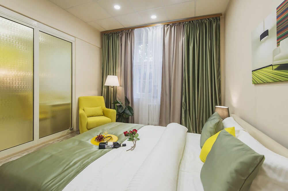 GM Apartment 2 Leont'yevskiy Pereulok 6