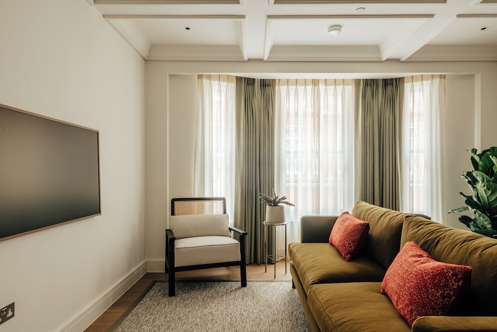 Claridge House by SLO