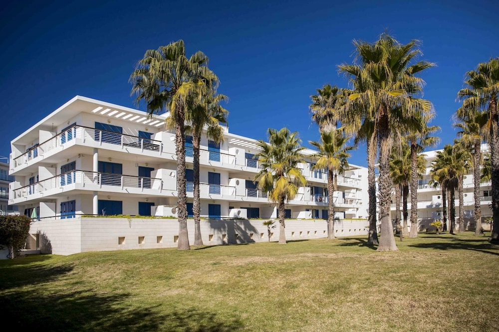 B06 - Top Floor Marina Club 2 Bed Apartment by DreamAlgarve