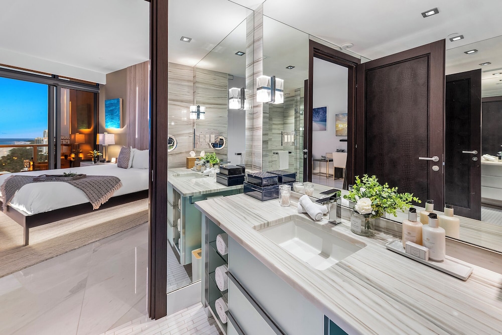 Luxury Vacation Rentals in South Beach by LRMB