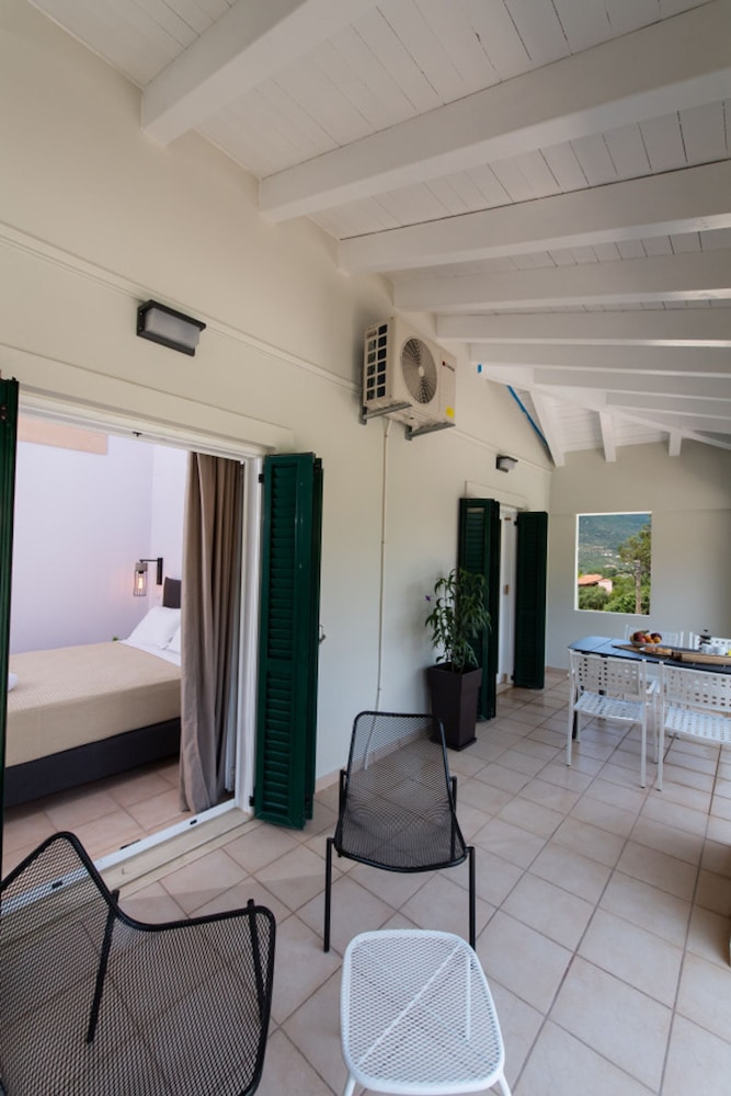 Drakatos Apartment 1B Z