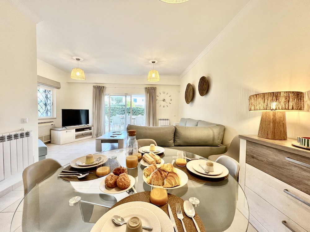 Vilamoura Deluxe Villa by Homing