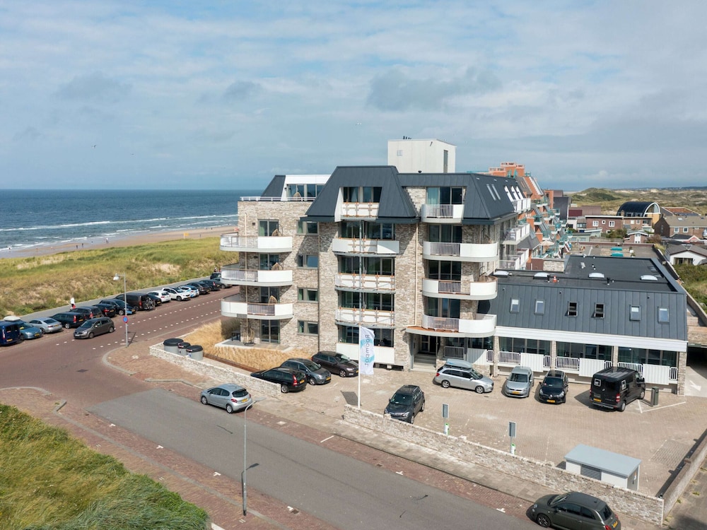 Bright Apartment Near Sea