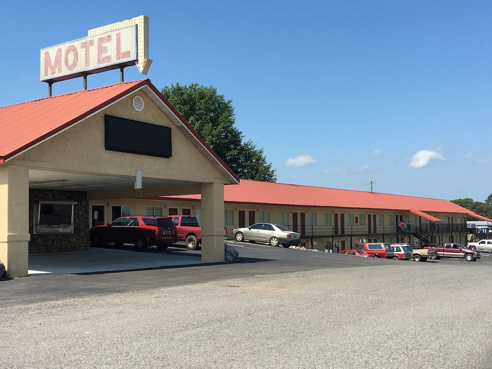 Oxford Vacations - McCaig Motel - Property Image 1