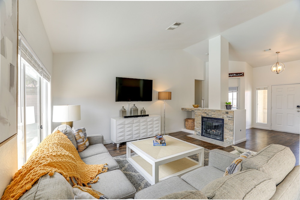 Spacious Las Vegas Home w/ Private Pool + Hot Tub