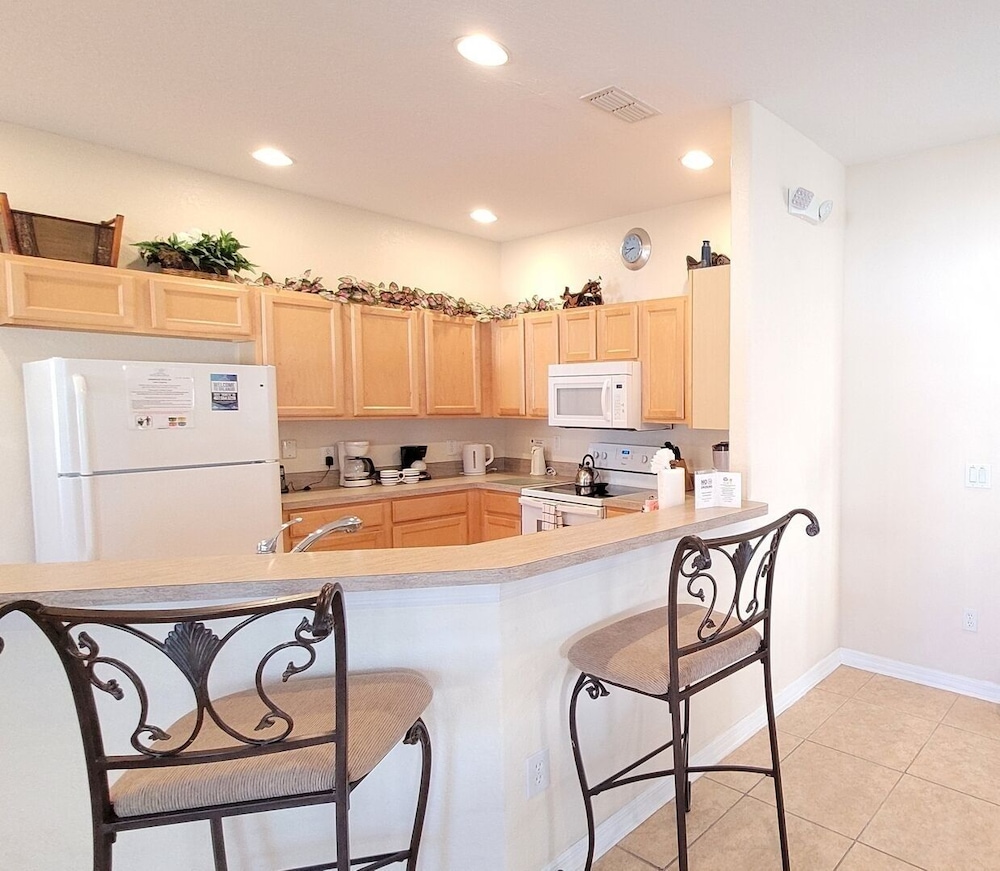 HG423SP 4 Bedroom villa in High grove 4 Home