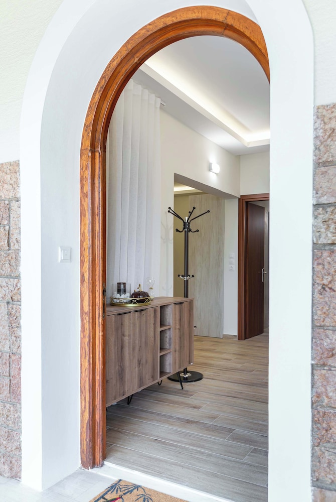 Villa Psani Beachfront Escape With Garden