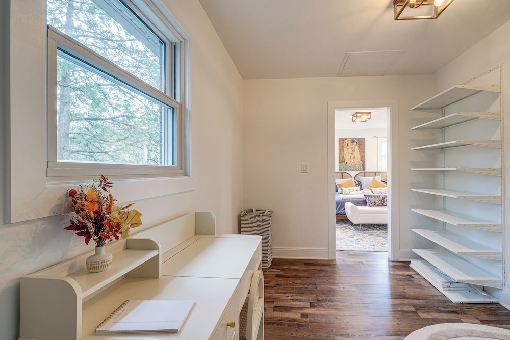 Upscale Family Retreat Near DC & Georgetown!