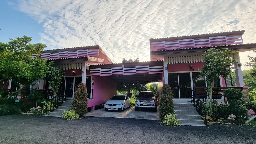 Baan Suan Meetang Resort