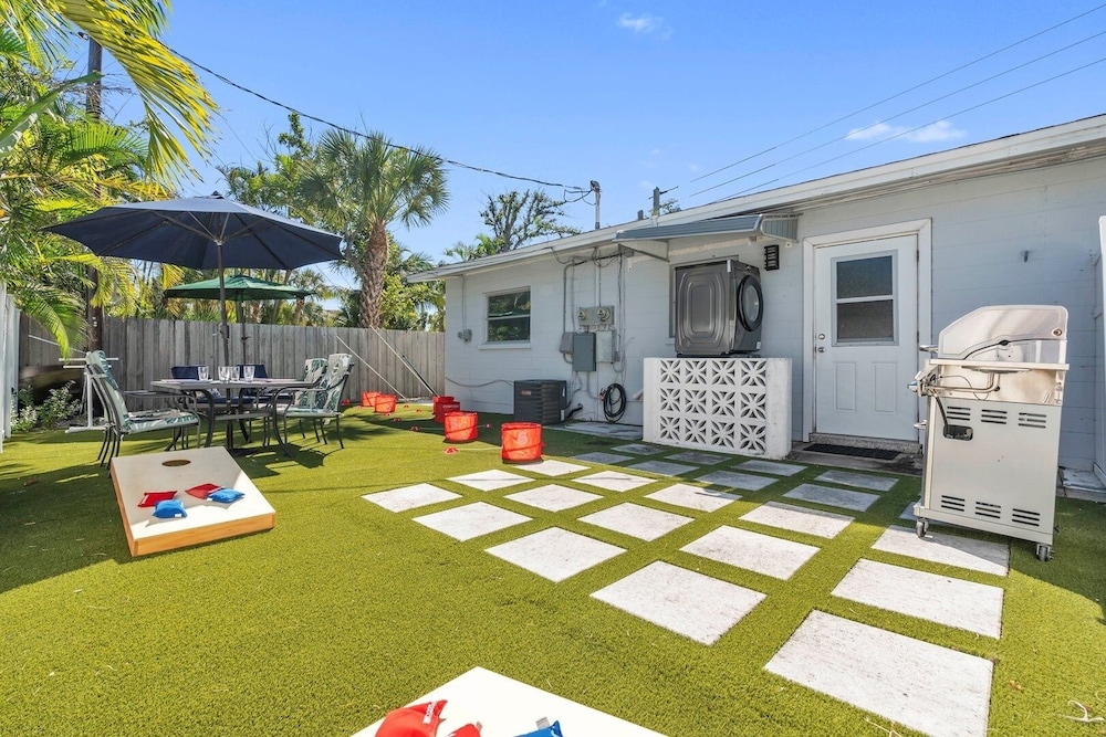 Barefoot Bungalow 2 Bedroom Home