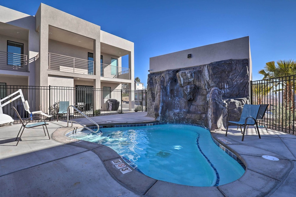 Pool Access: St George Townhome Near Trails!