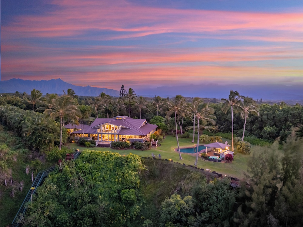 Secret Beach House in Kilauea