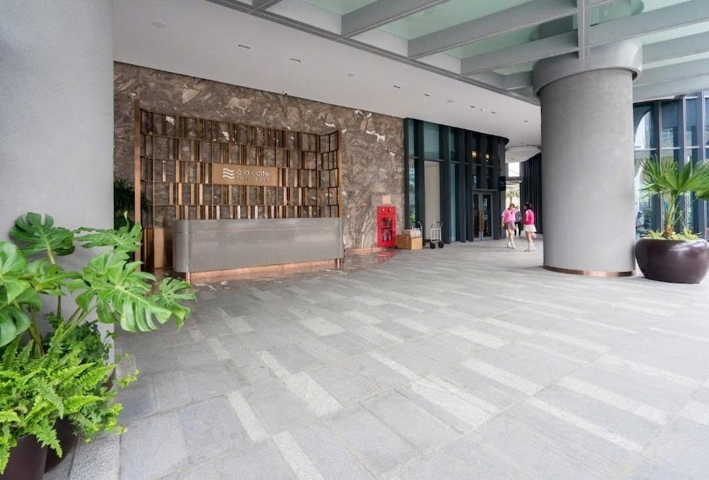 Sea view Àlacarte Ha Long Bay Apartment