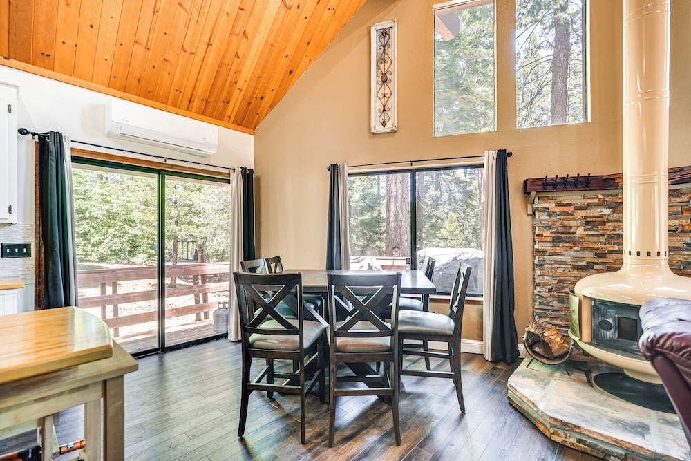 Cabin Getaway Near Big Trees Park: Game Room, Deck