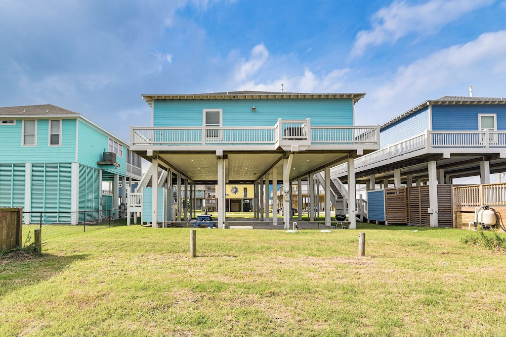 'the Beach House' Bolivar Peninsula Family Getaway