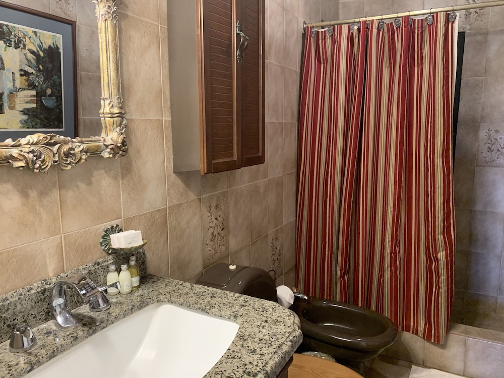 The Gallery Inn - Property Image 65