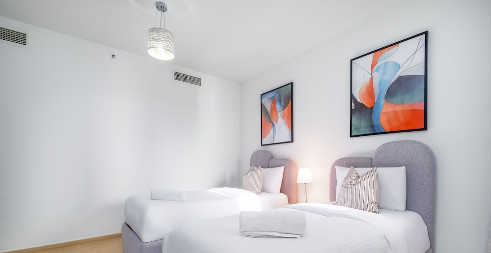 LUX The Murjan Sea View Suite 2