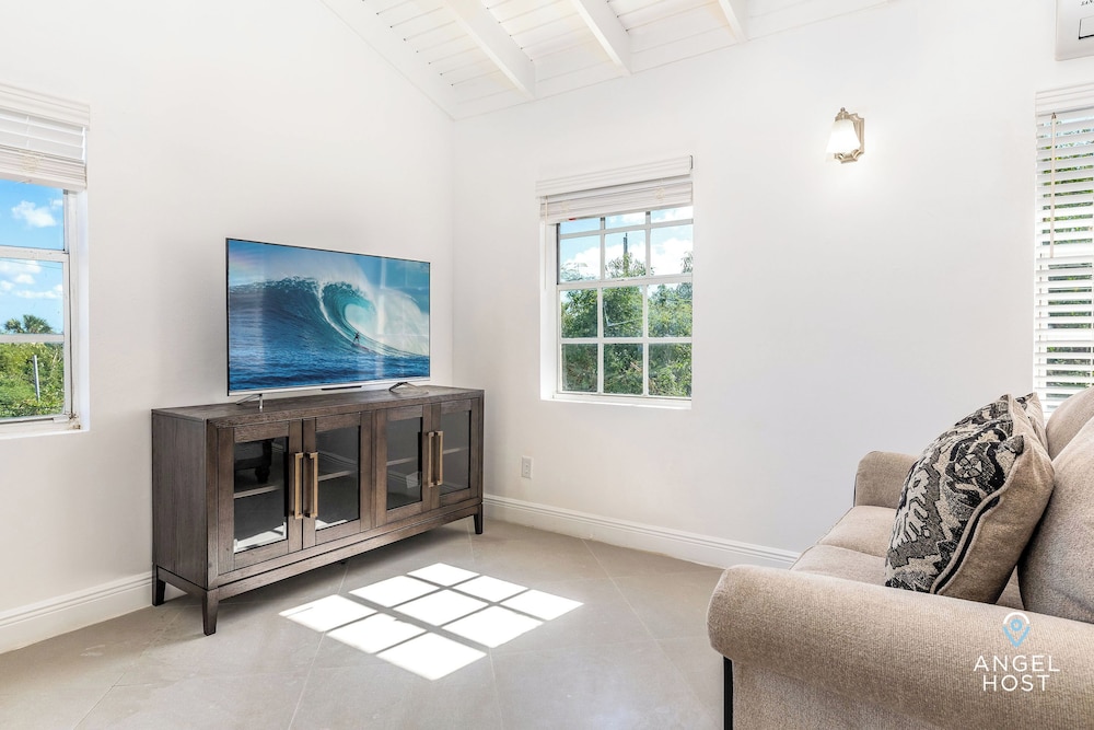 Bright & Roomie Bottle Creek Apts - Photo 2